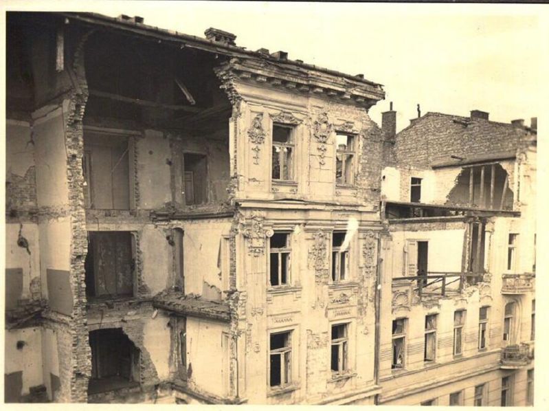 Warsaw in ruins